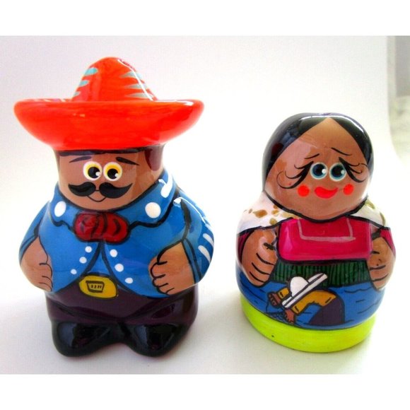 Mexican Hand Painted Talavera Pottery - Salt and Pepper Shakers Folk Couple - Picture 1 of 12